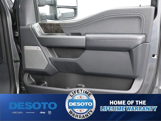 New 2026 Ford F250 Lariat w/ Black Appearance Package image 11