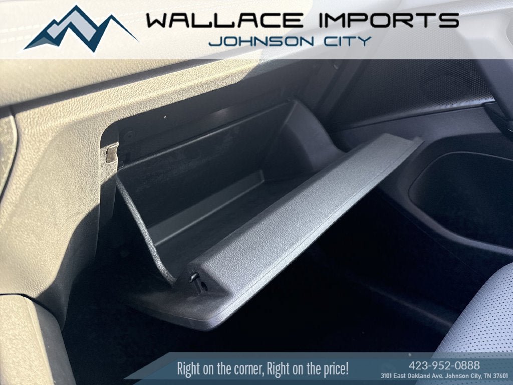 New 2025 Volkswagen Tiguan SE AWD/4WD image 38