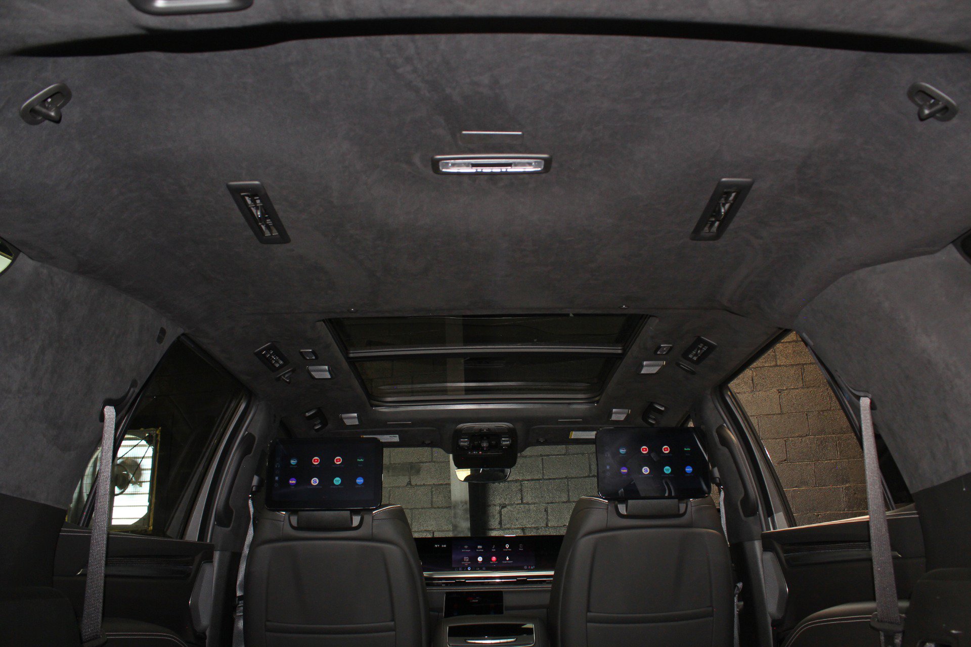 Used 2026 Cadillac Escalade V w/ LPO, ONYX Package AWD/4WD image 96