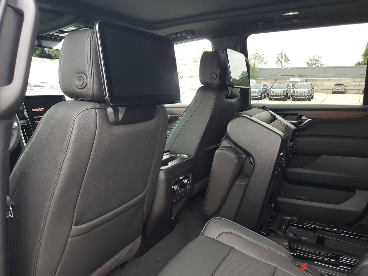 New 2026 GMC Yukon XL Denali w/ Denali Reserve Package AWD/4WD image 10