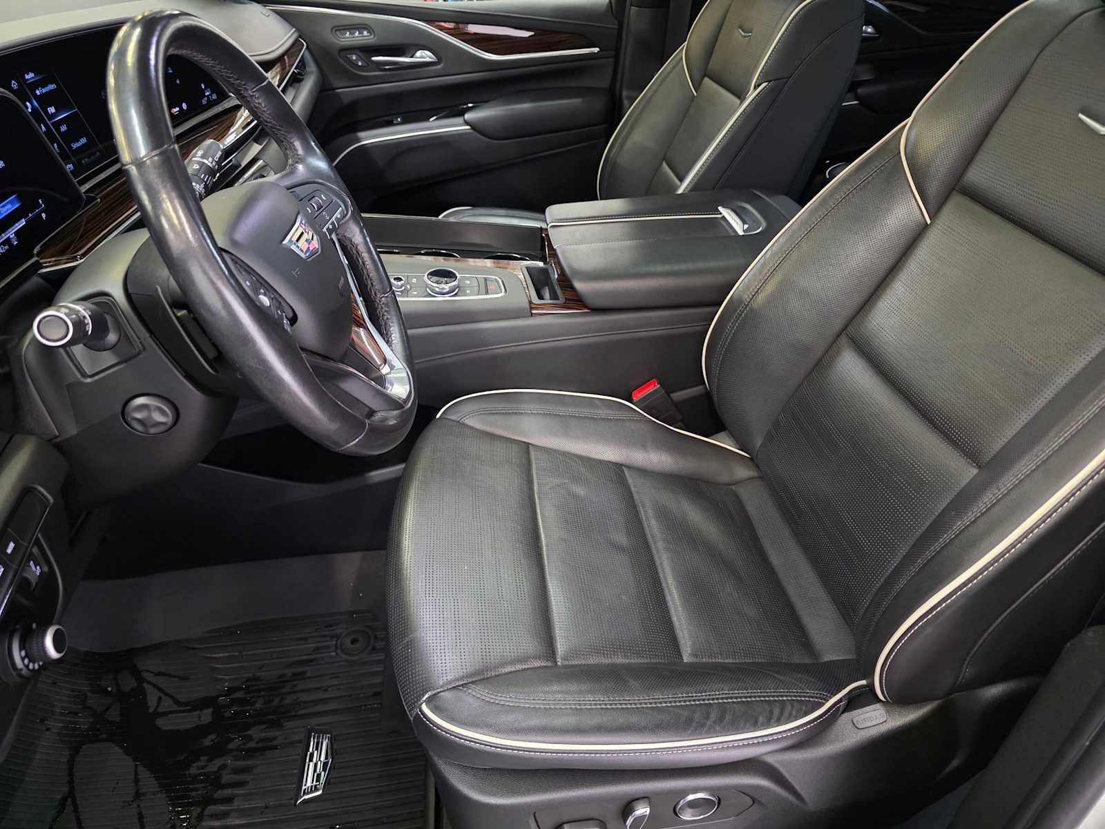 Certified 2021 Cadillac Escalade Premium Luxury w/ LPO, Illumination Package AWD/4WD image 20