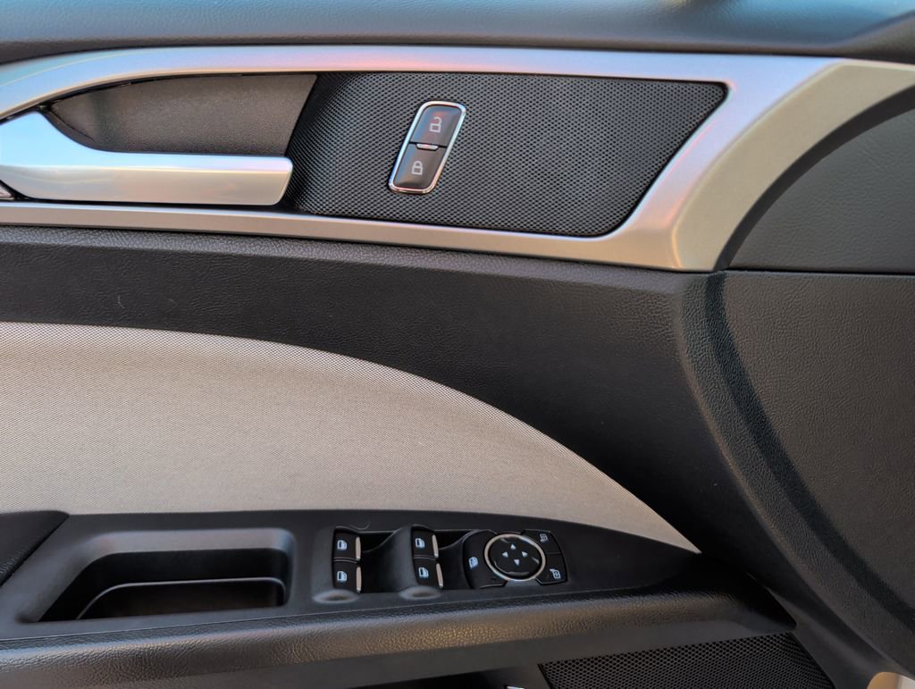 Used 2018 Ford Fusion S image 10