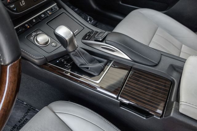 Used 2017 Lexus ES 350 w/ Luxury Package image 10