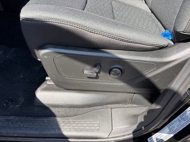 New 2026 RAM 1500 4x4 Crew Cab image 7