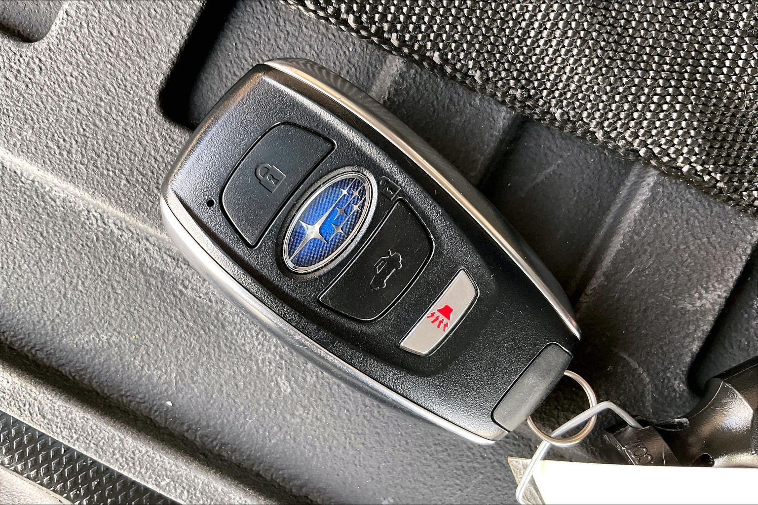 Used 2025 Subaru Ascent Limited AWD/4WD image 9