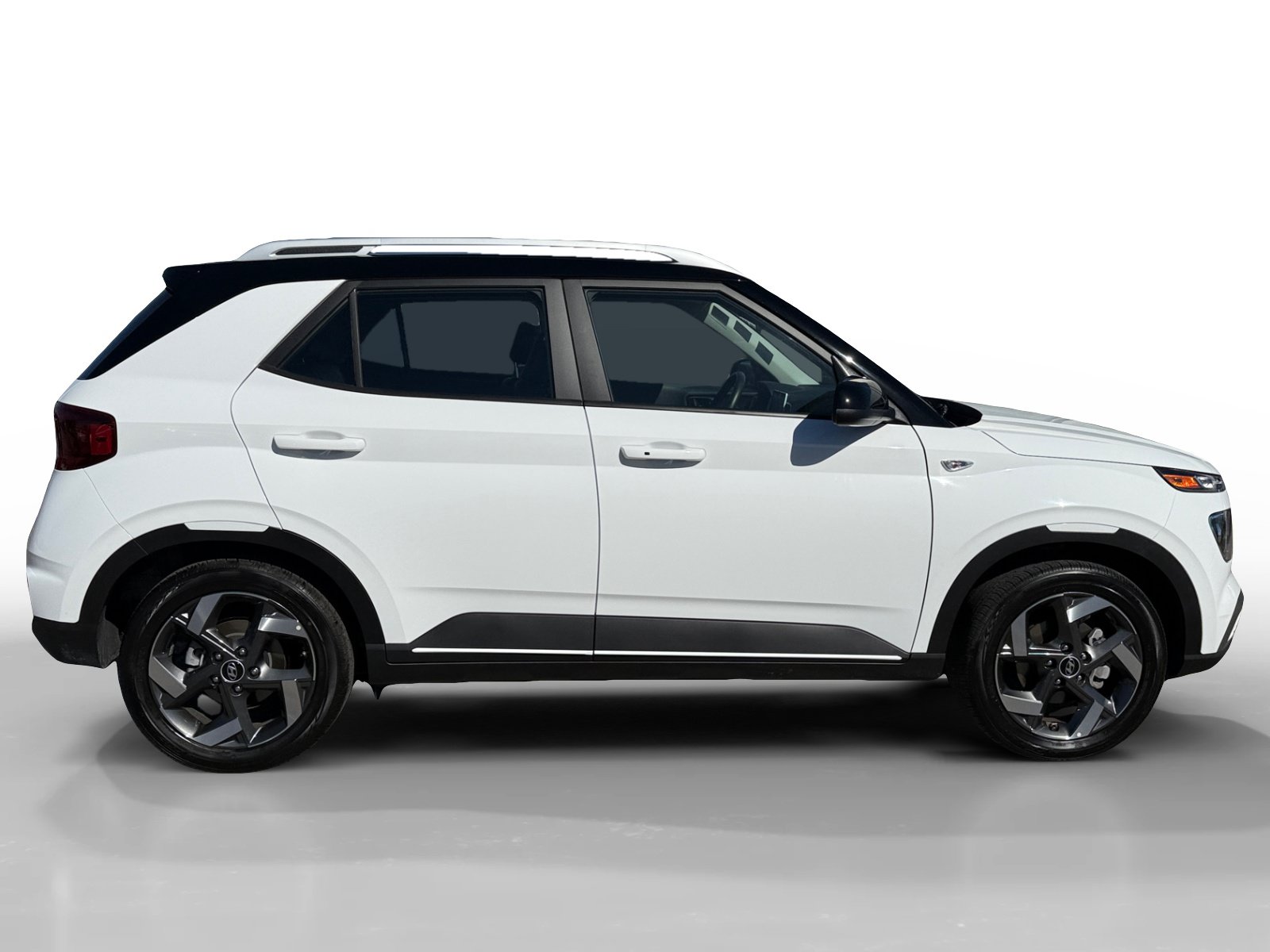 Certified 2026 Hyundai Venue SEL FWD image 6