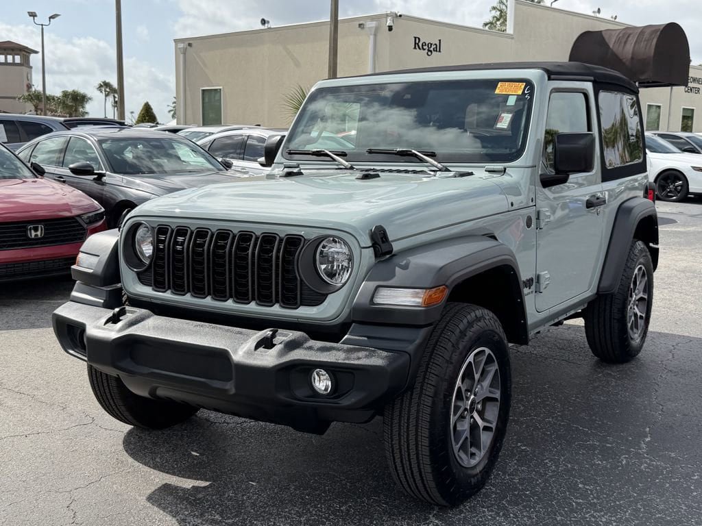 Used 2024 Jeep Wrangler Sport AWD/4WD image 7