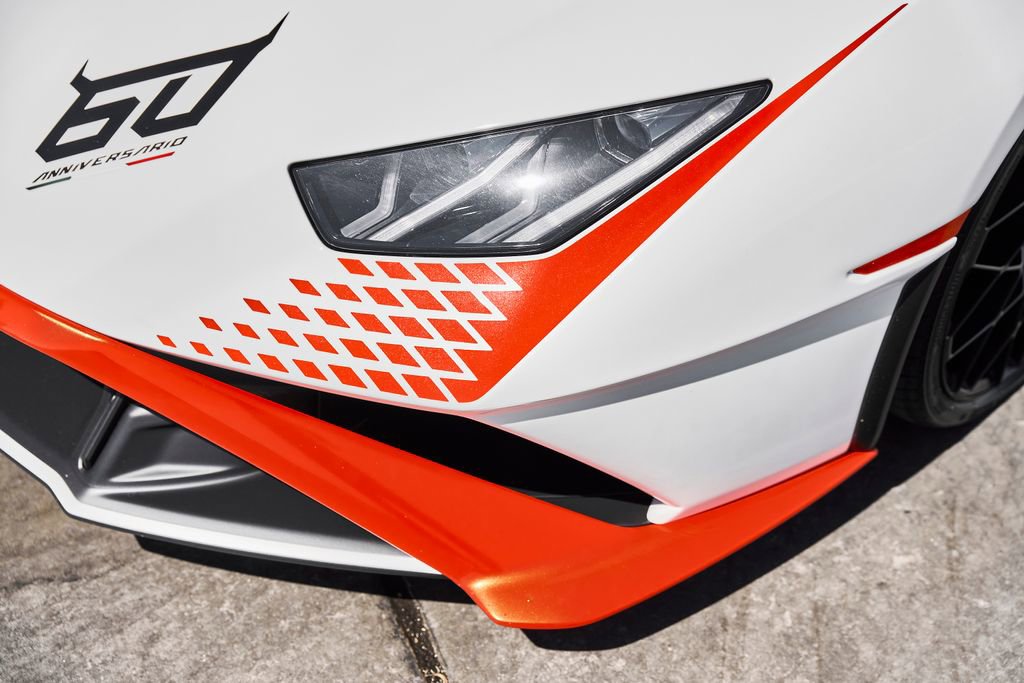 Used 2024 Lamborghini Huracan STO RWD image 9