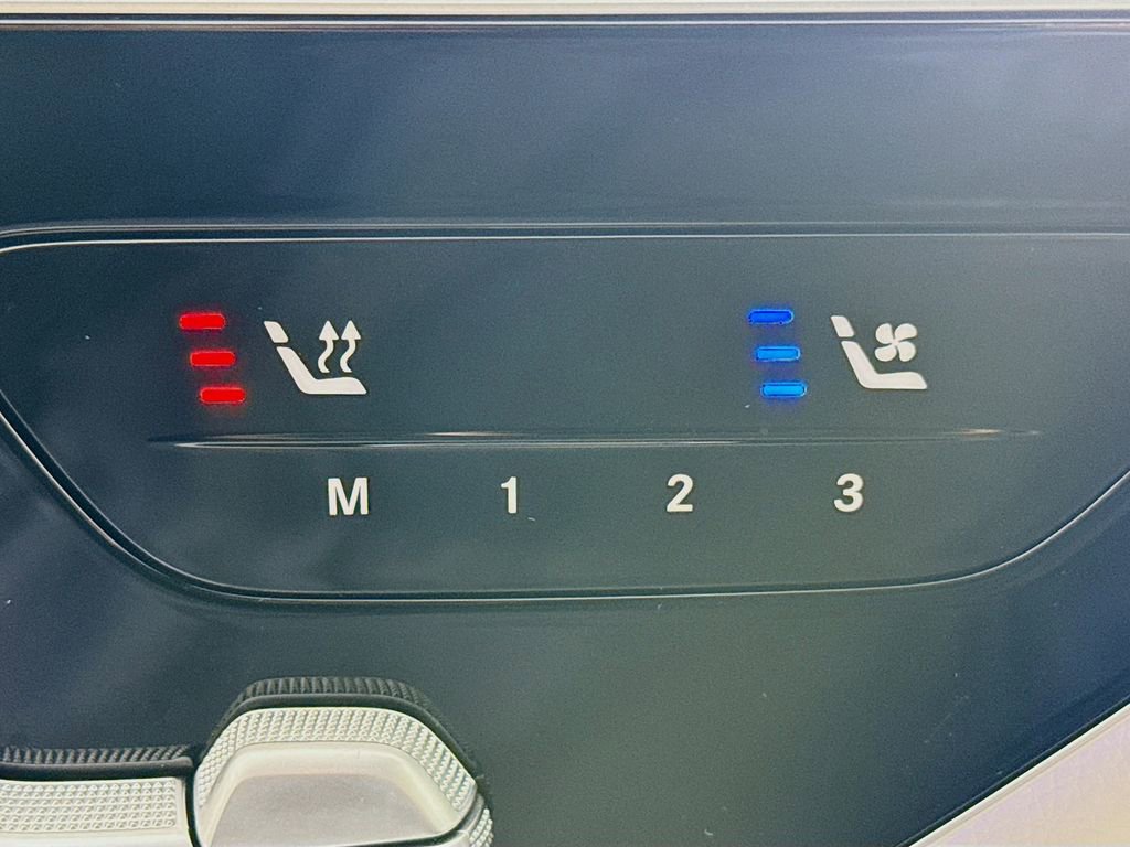 Used 2025 Mercedes-Benz GLC 350e GLC 350e image 21