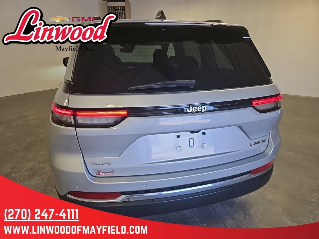 Used 2023 Jeep Grand Cherokee Limited AWD/4WD image 4