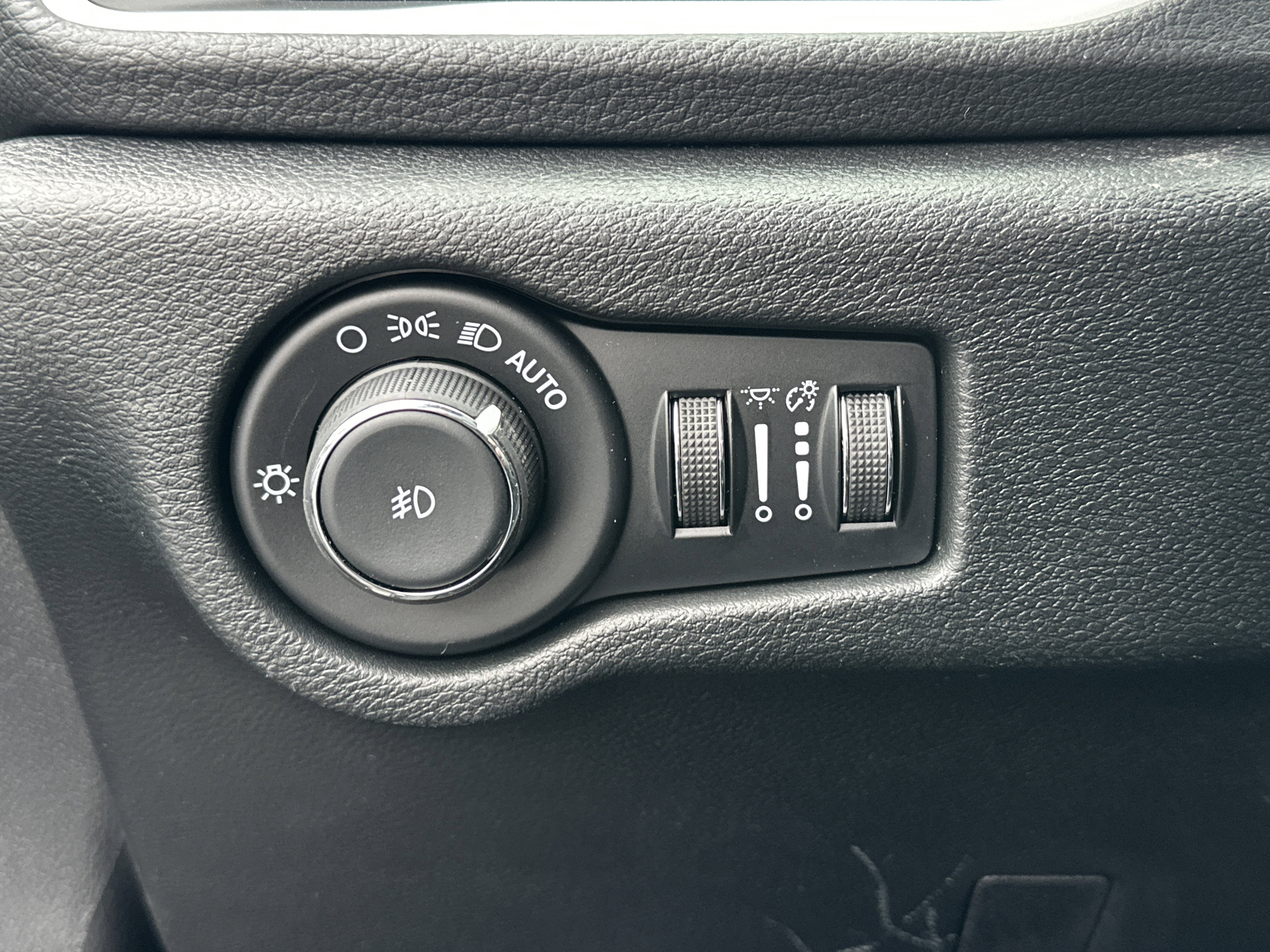 New 2026 Chrysler Pacifica Select image 11