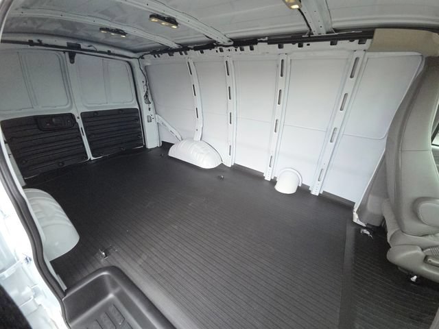 New 2026 GMC Savana 2500 w/ Enhanced Convenience Package RWD image 22