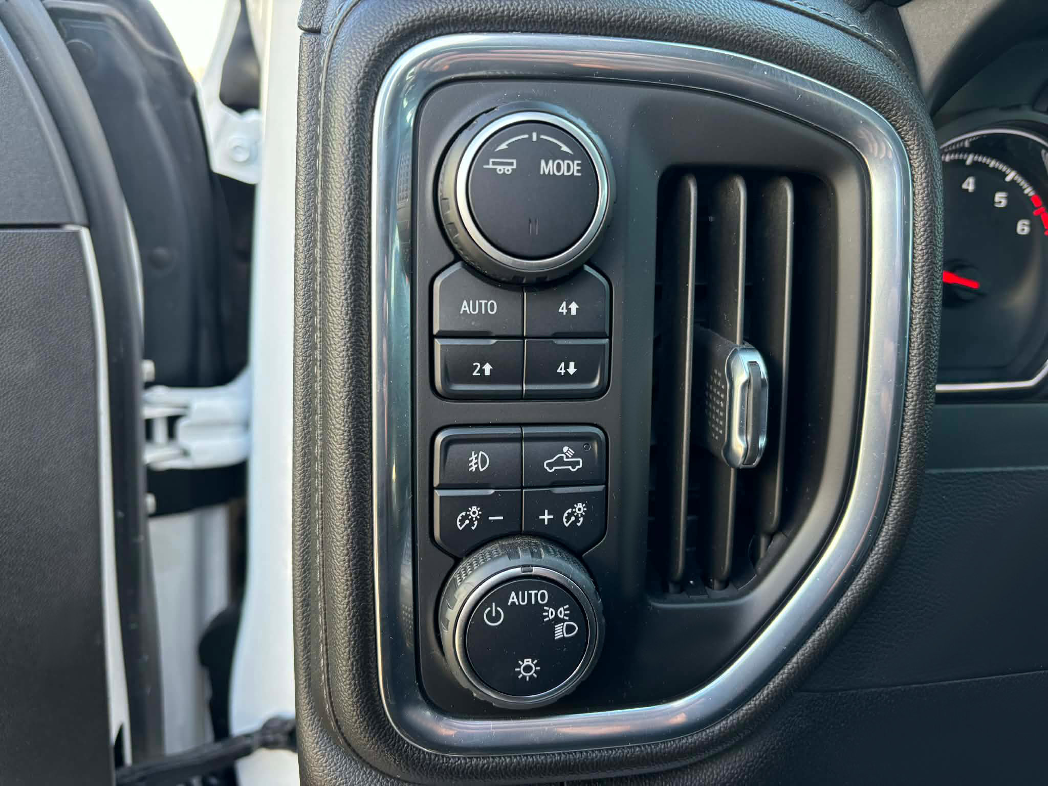 Used 2022 Chevrolet Silverado 1500 RST image 16