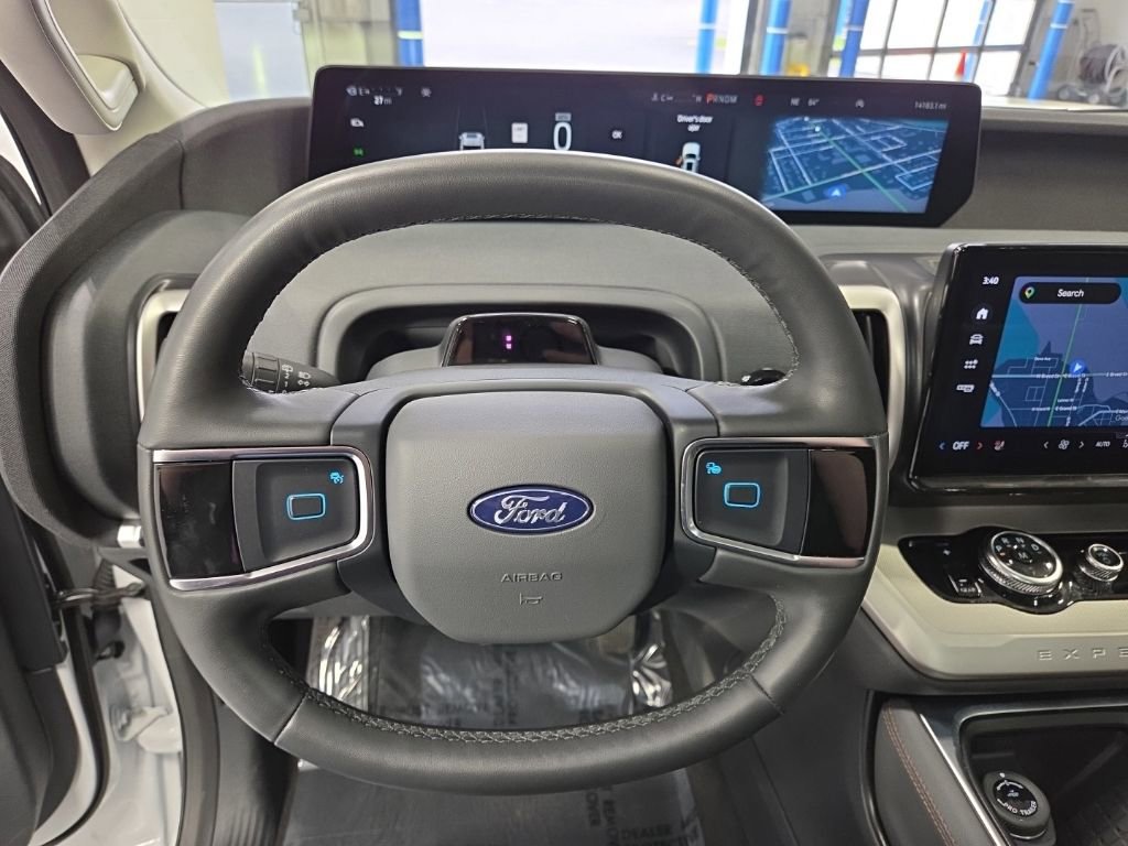 Used 2025 Ford Expedition Active AWD/4WD image 11