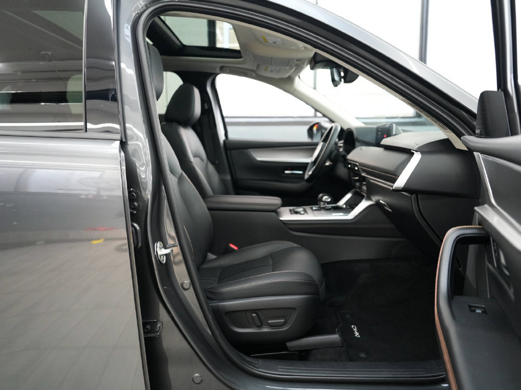 Used 2024 MAZDA CX-90 Plug-In Hybrid w/ Premium Pkg AWD/4WD image 40