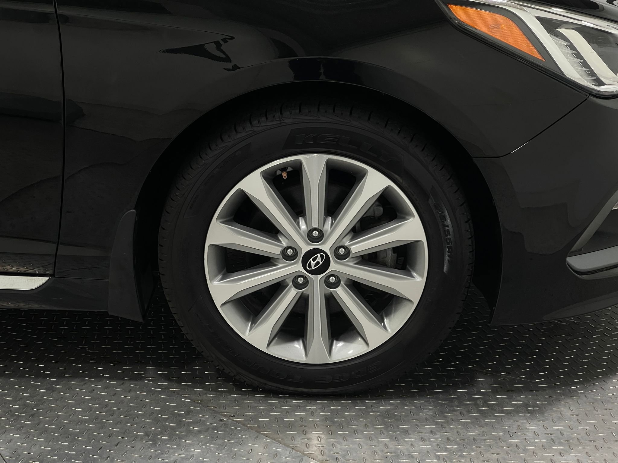 Used 2017 Hyundai Sonata Limited w/ Tech Package 03 FWD image 35