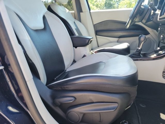 Used 2017 Jeep Compass Limited AWD/4WD image 17