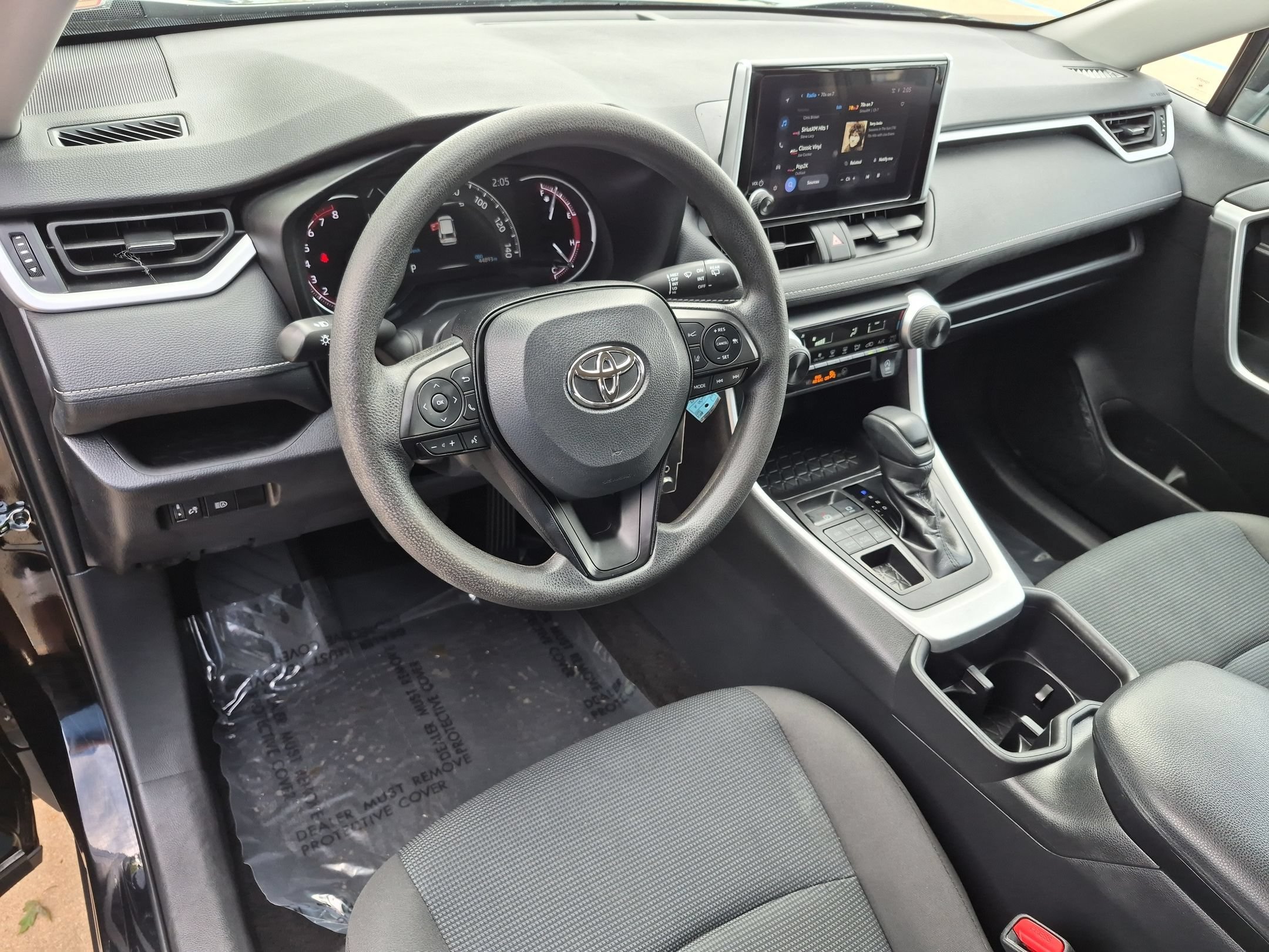 Used 2023 Toyota RAV4 LE AWD/4WD image 10