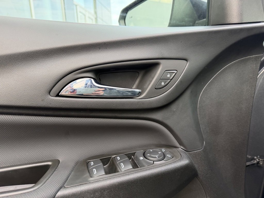 Used 2022 Chevrolet Equinox RS w/ RS Leather Package image 12