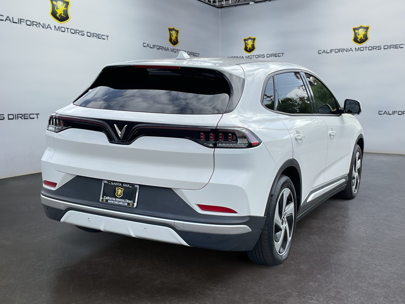 Used 2023 VinFast VF 8 Eco AWD/4WD image 5