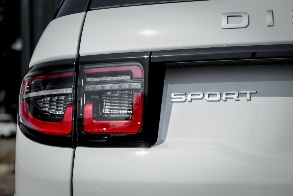 New 2025 Land Rover Discovery Sport S image 9