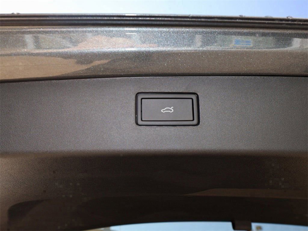 New 2026 Volkswagen Tiguan SE image 11