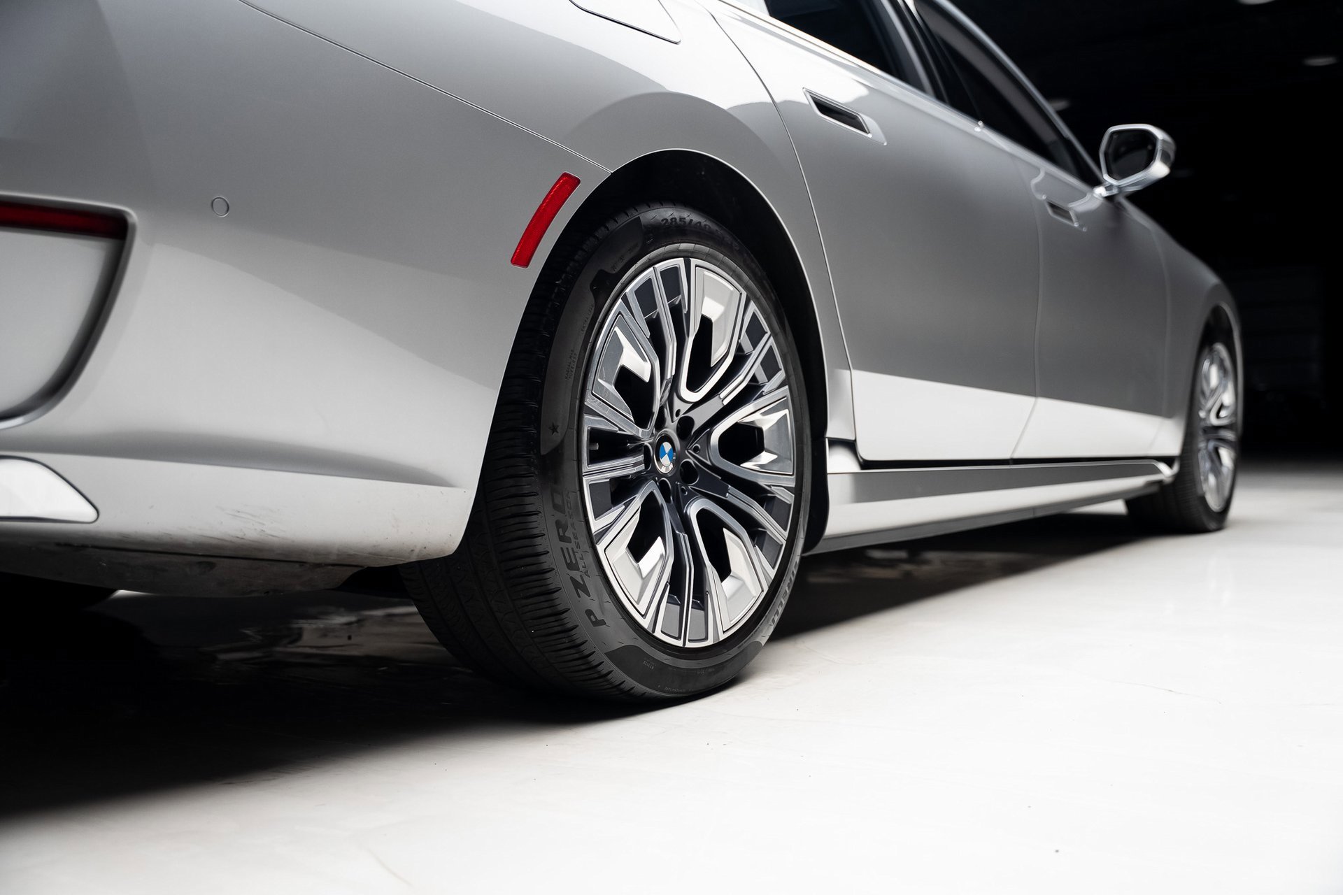 Used 2023 BMW i7 xDrive60 image 77