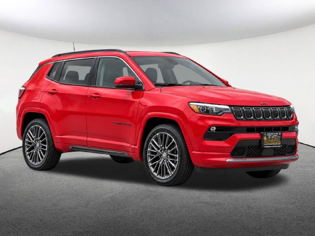 Used 2022 Jeep Compass Limited w/ (RED) Package AWD/4WD image 2