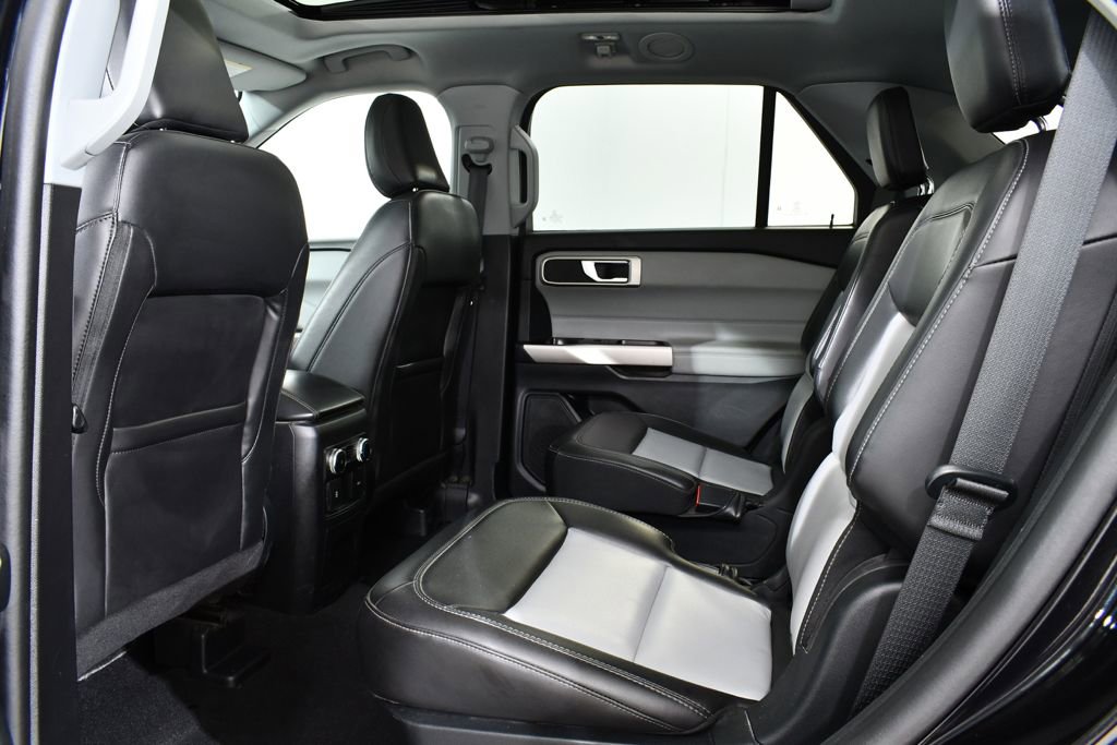 Used 2023 Ford Explorer XLT w/ Equipment Group 202A image 16
