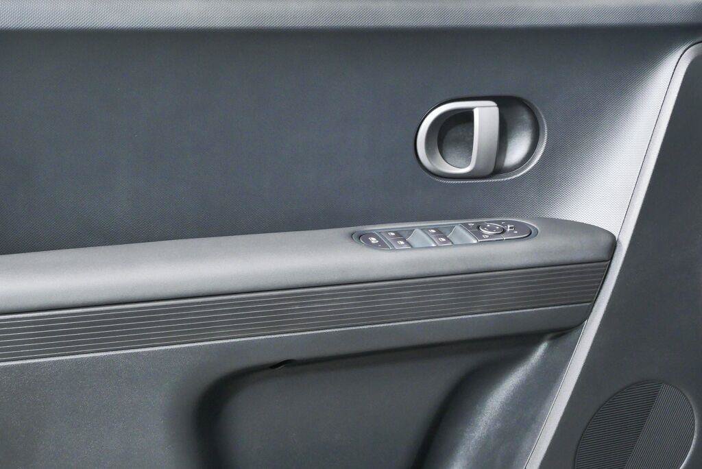 New 2026 Hyundai Ioniq 5 SE RWD image 31