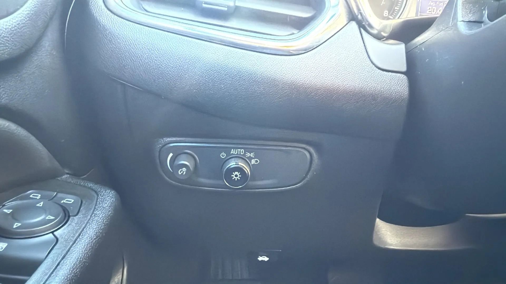 Used 2023 Chevrolet Equinox LT w/ LPO, Floor Liner Package image 15