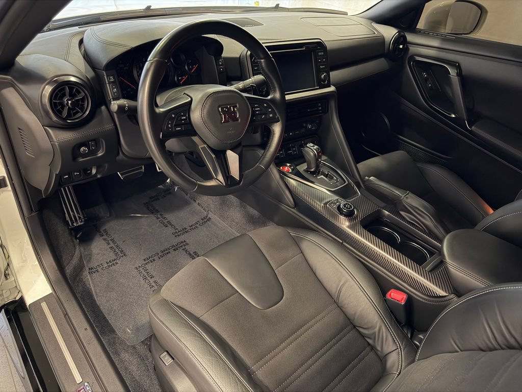 Used 2024 Nissan GT-R Premium w/ Floor Mat Package AWD/4WD image 5