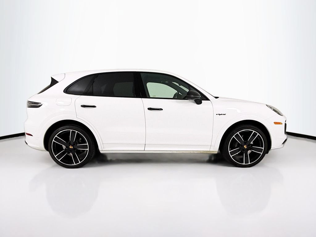 Certified 2023 Porsche Cayenne Platinum Edition AWD/4WD image 8
