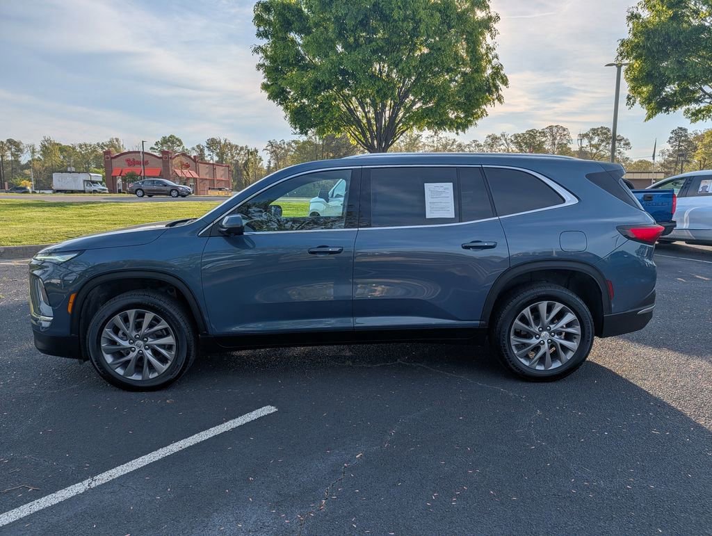 Used 2025 Buick Enclave Preferred image 8