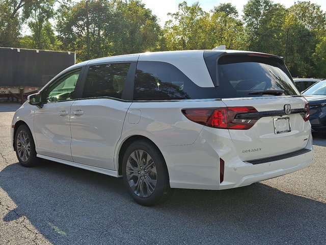 New 2026 Honda Odyssey Touring image 4