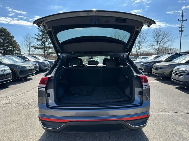 Used 2023 Volkswagen Atlas Cross Sport SE image 37