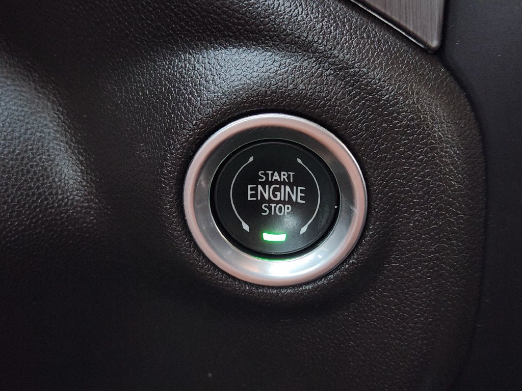 Used 2022 GMC Sierra 1500 Denali w/ Driver Alert Package II AWD/4WD image 21