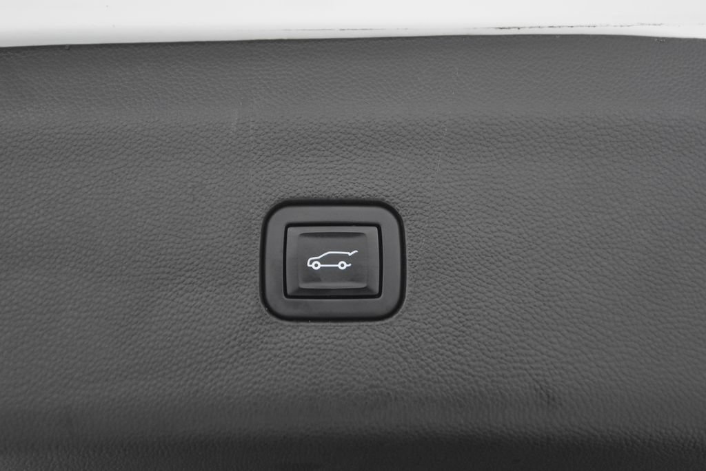 Used 2022 Buick Enclave Essence FWD image 36