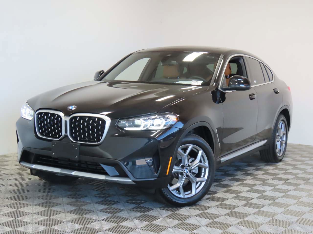 Used 2025 BMW X4 xDrive30i image 1