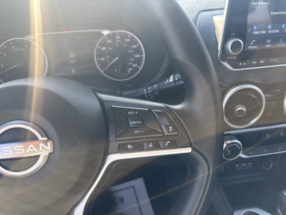 Used 2025 Nissan Sentra SV FWD image 21