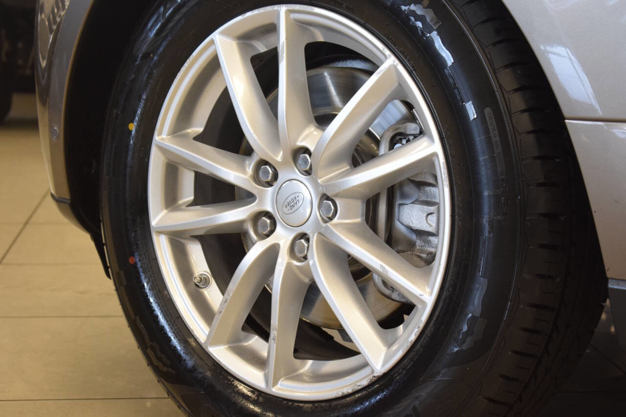 Used 2017 Land Rover Range Rover image 16