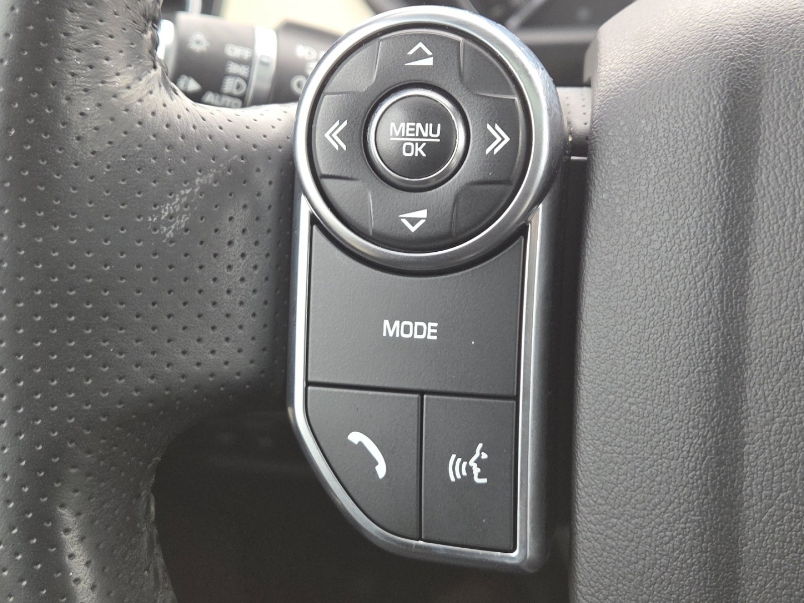 Used 2016 Land Rover Range Rover Sport HSE image 30