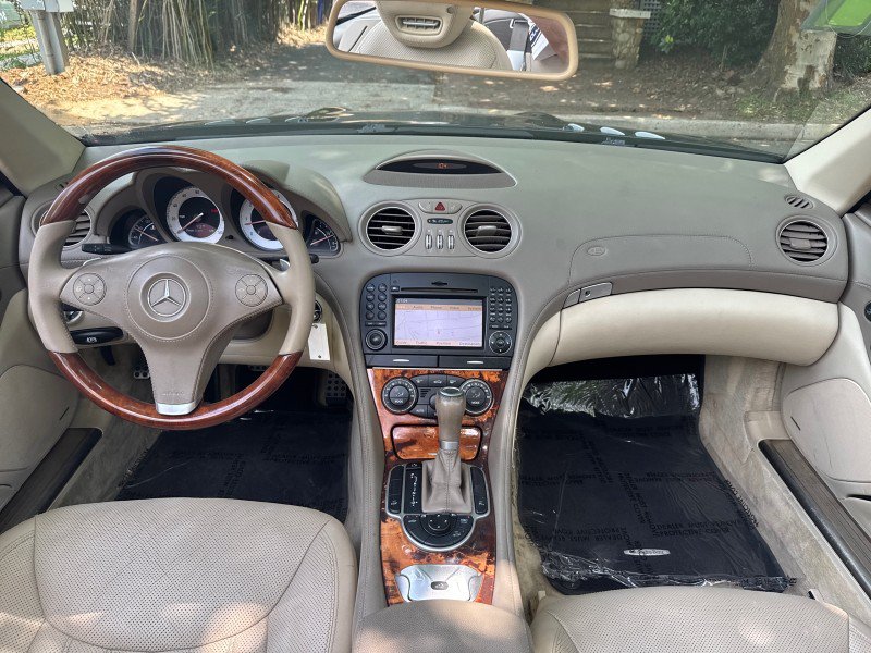 Used 2011 Mercedes-Benz SL 550 image 46