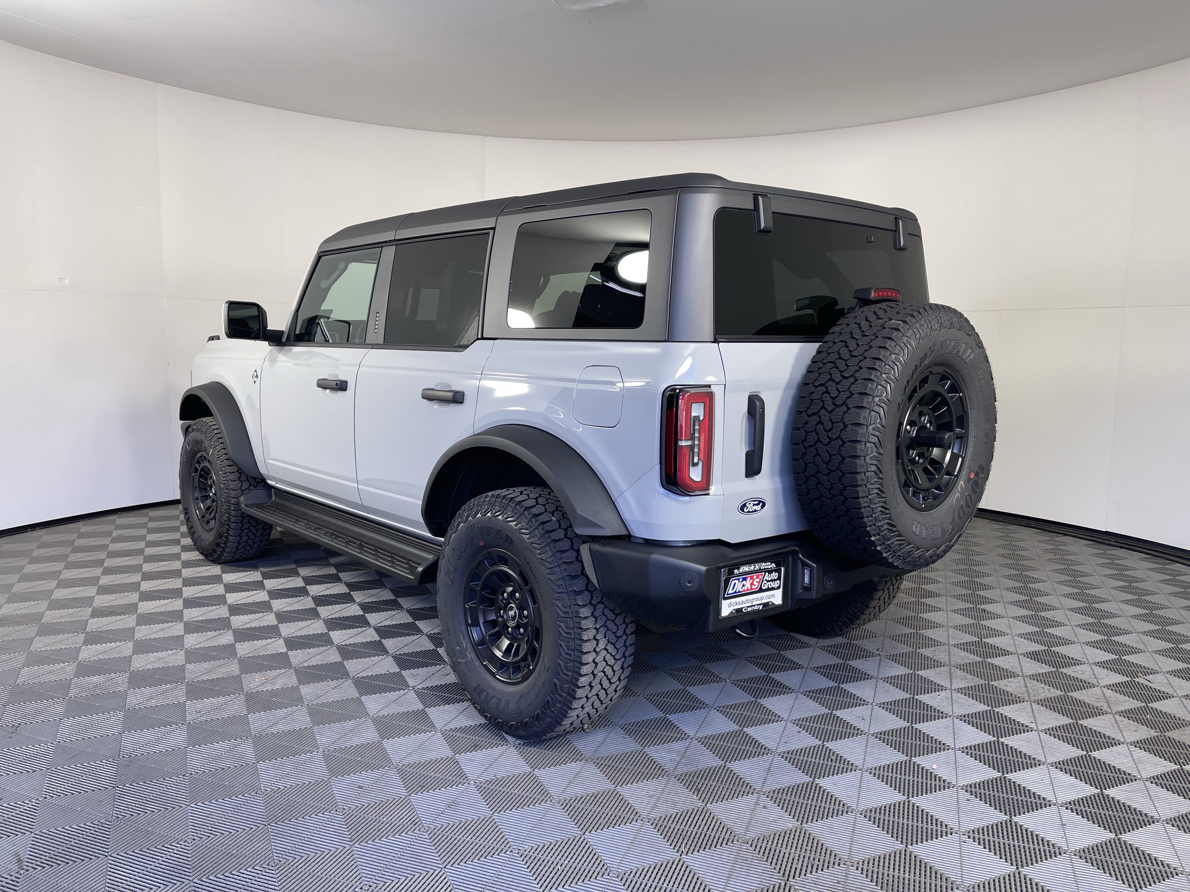 New 2026 Ford Bronco Outer Banks w/ Sasquatch Package AWD/4WD image 3