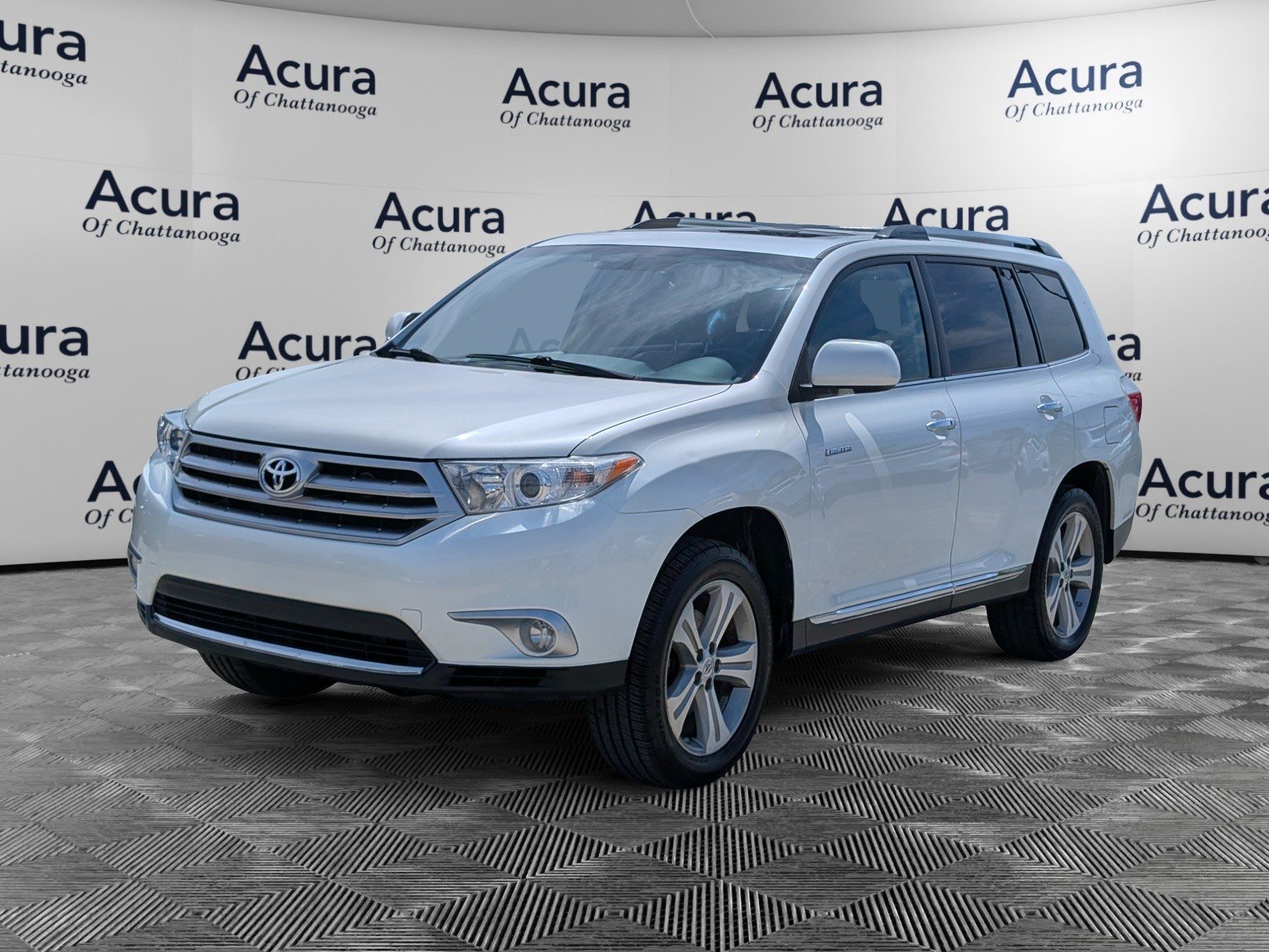 Used 2012 Toyota Highlander Limited w/ Tow Pkg AWD/4WD image 4