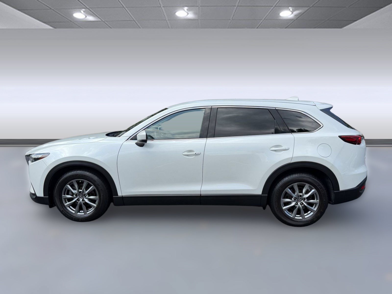 Used 2018 MAZDA CX-9 Touring FWD image 2