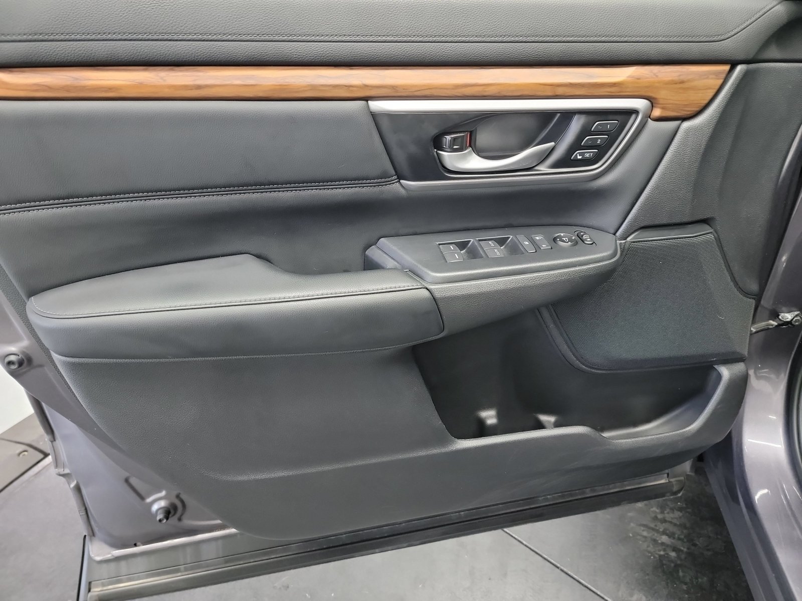 Used 2020 Honda CR-V Touring image 13