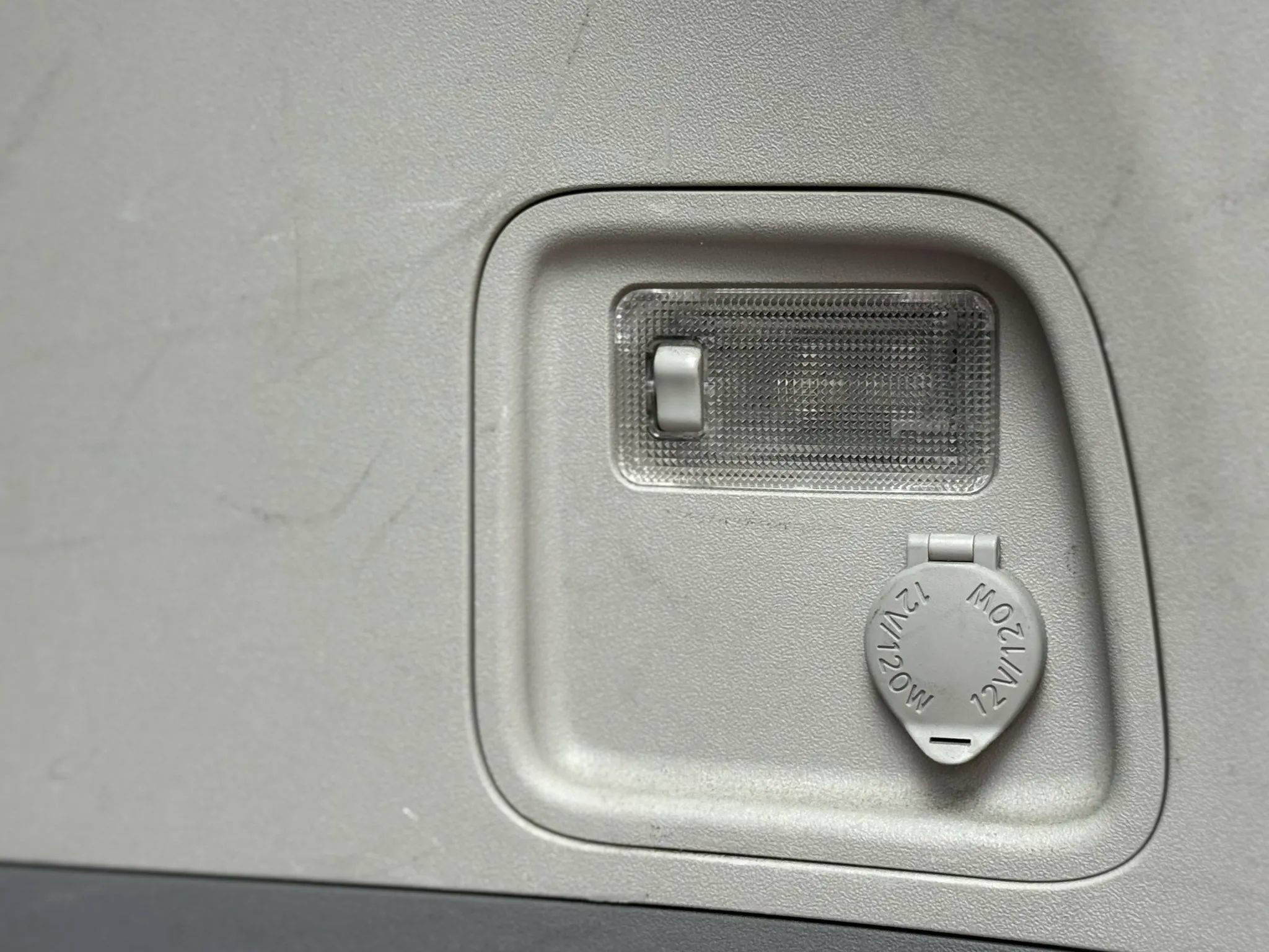 Used 2013 Toyota Sienna L FWD image 41