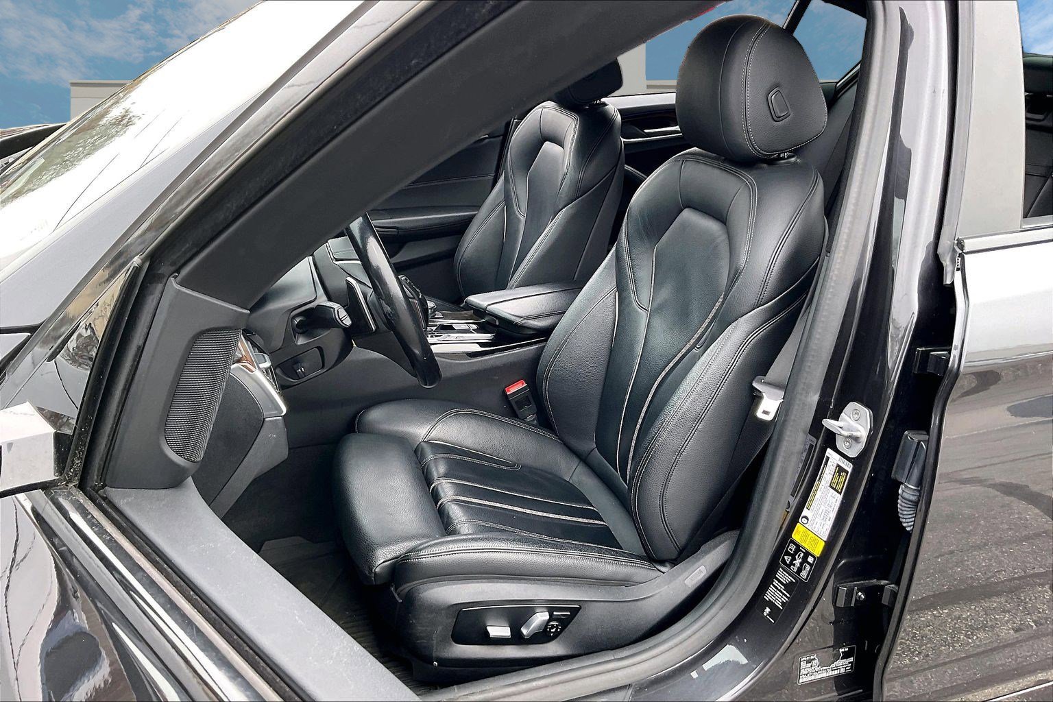 Used 2018 BMW 540i xDrive 540i xDrive w/ Premium Package image 22