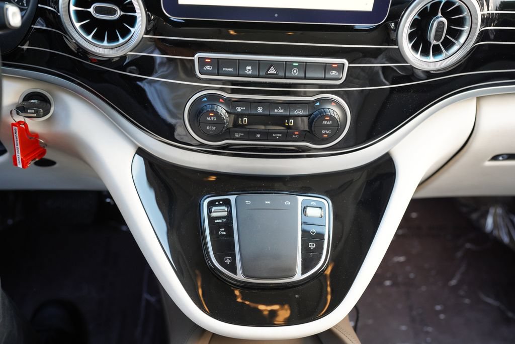 Used 2020 Mercedes-Benz Metris Passenger image 31